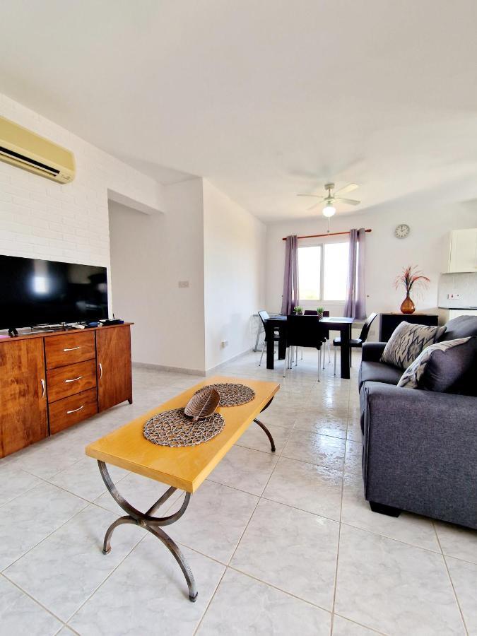 Emma'S Place, 2 Bedroom Apartment With Pool View Paphos Exteriör bild