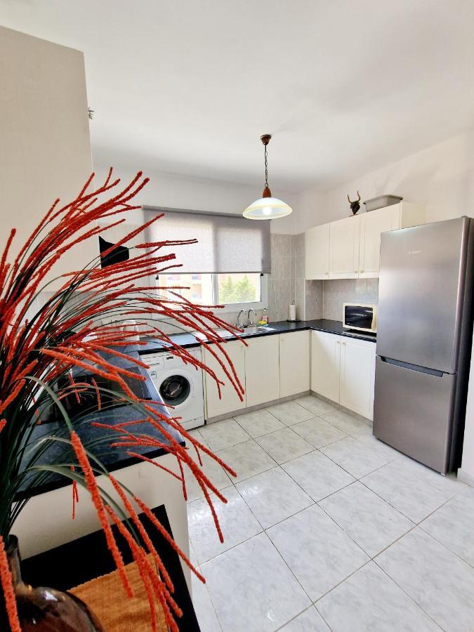 Emma'S Place, 2 Bedroom Apartment With Pool View Paphos Exteriör bild