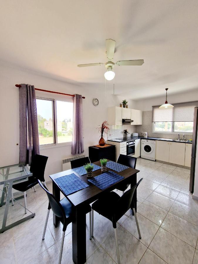 Emma'S Place, 2 Bedroom Apartment With Pool View Paphos Exteriör bild